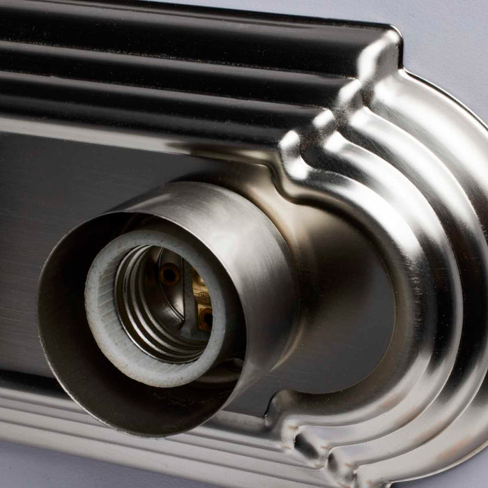 Vanity Nuvo 60-300 3 Light - 18 in. - Vanity - Racetrack Style - Brushed Nickel Finish Nuvo