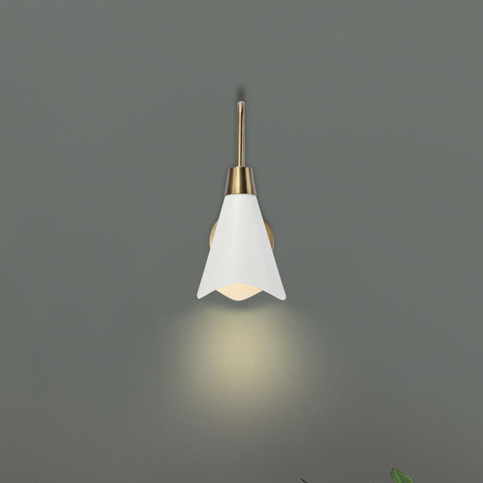 Sconce Nuvo 60-7468 Tango - 1 Light - Wall Sconce - Matte White with Burnished Brass Nuvo