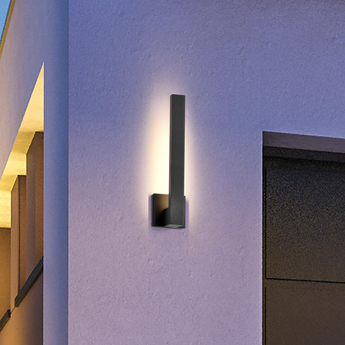 Sconce Nuvo 62-1426 Raven LED Outdoor Sconce - 18 Inch - Textured Matte Black Finish - 15 Watts - 3000K Nuvo