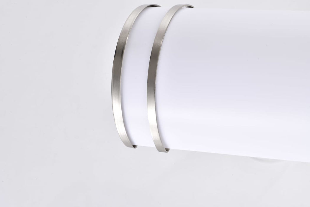 Vanity Nuvo 62-1631 Glamour LED 25 inch - Vanity Fixture - Brushed Nickel Finish - CCT Selectable 3K/4K/5K Nuvo