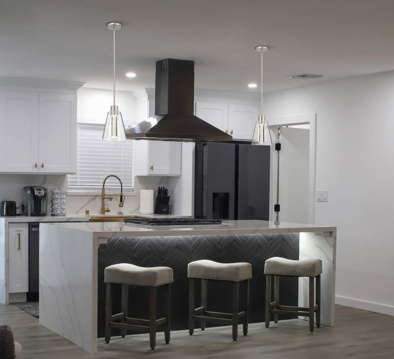 Pendant Nuvo 62-2191 Aura - 7 Inch LED Pendant - Brushed Nickel - K9 Bubble Crystal - 3000K CCT Nuvo