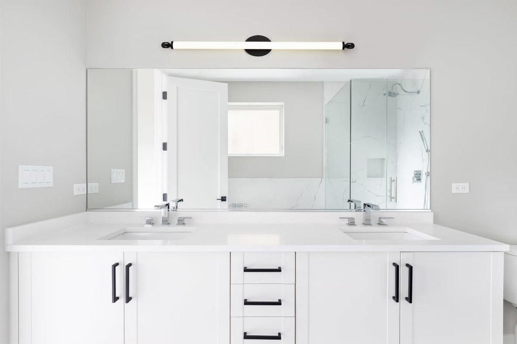 Vanity Nuvo 62-2223 Edgeworth - 40 Inch LED Vanity - Matte Black - Acrylic Lens Nuvo