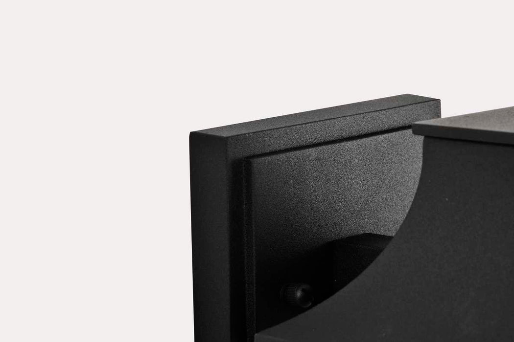Sconce Nuvo 62-5997 Austen Collection - 1 Light Outdoor Small Wall Fixture - LED - SMART - Starfish RGBTW - CCT Selectable - Matte Black - Clear Water Glass Nuvo