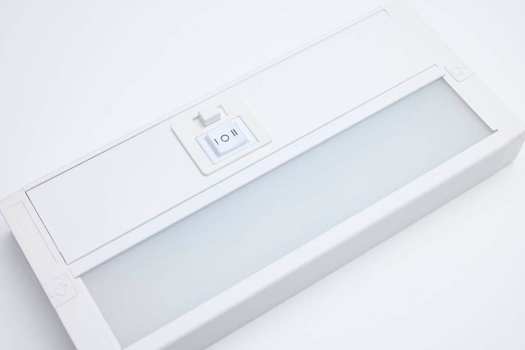 Under Cabinet Nuvo 63-500 5 Watt - 8 Inch LED White Under Cabinet Light - 3K/4K/5K CCT Selectable - 50000 Hours - White Finish Nuvo