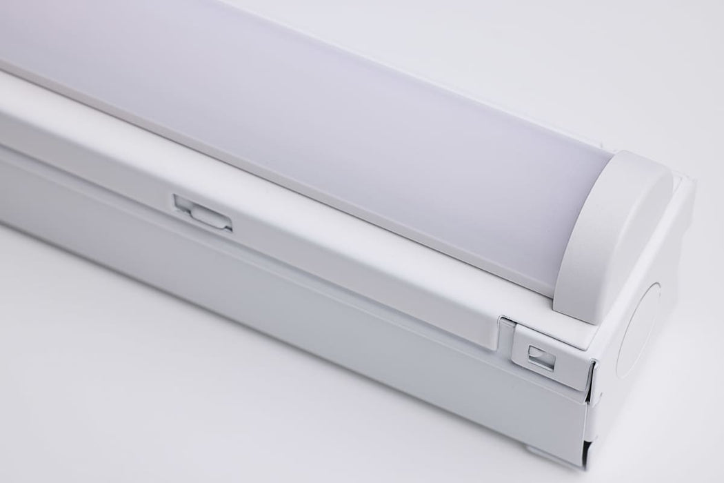 Strip Light Nuvo 65-1221 LED 4 Foot Strip Light - 19 Watts - 27K/30K/35K/40K/50K CCT Selectable - White Finish - 120-277 Volt Nuvo