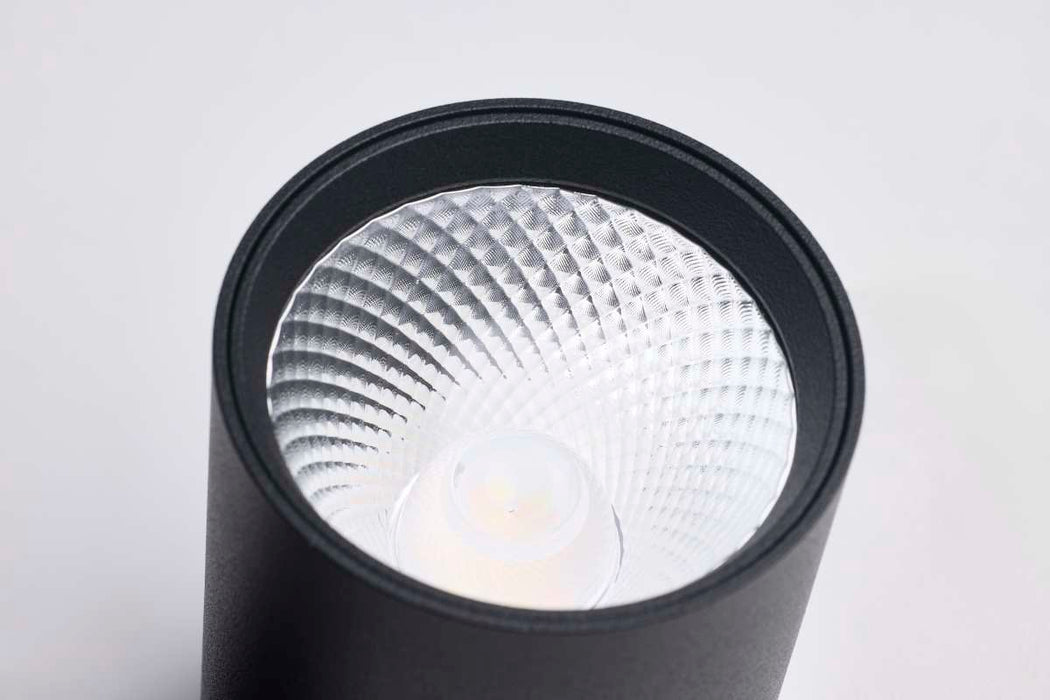 Track Head Satco JH5062 8 Watt LED Track Head - 2700K/3000K/3500K/4000K/5000K CCT Selectable - Dim to Warm - J Style - 36 Degree Beam Angle - 120 Volt - Black - Round Satco