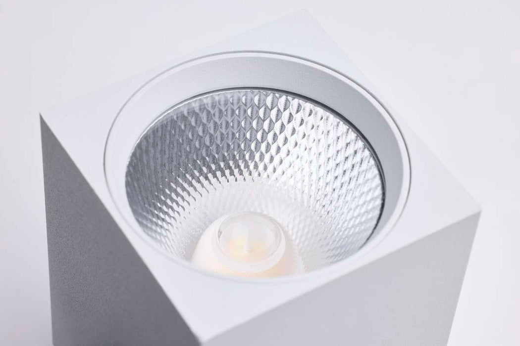 Track Head Satco TH751 8 Watt LED Track Head - 2700K/3000K/3500K/4000K/5000K CCT Selectable - Dim to Warm - H Style - 36 Degree Beam Angle - 120 Volt - White - Square Satco